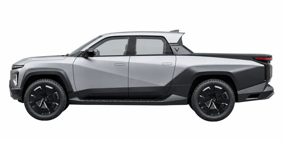 Ảnh concept nhìn ngang, đầu xe bên trái